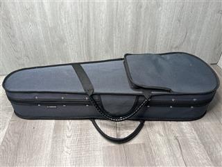Yamaha VA5 15” Viola with Case, Bows and Shoulder Rest